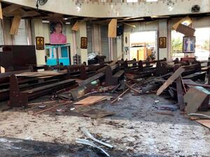 Twin Bomb Attack on Philippine Church (Twitter)