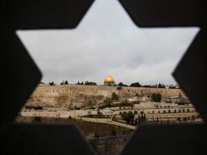 Jewish settlers assault Palestinian families (Twitter)