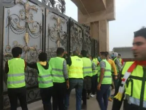 Iraqi protesters donned high visibility jackets in Basra  during demonstrations (Twitter)