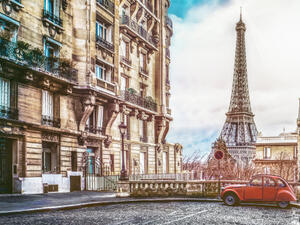 Small Paris street  (Shutterstock)