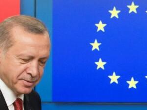 Turkish President Recep Tayyip Erdogan beside EU flag. (AFP/File Photo)