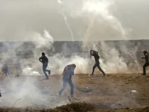 حماس تطالب بـ20 مليون دولار لإعادة الهدوء إلى محيط قطاع غزة