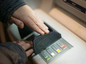 The number of automatic teller machines (ATMs) operated by banks in the UAE hit 5,274. (Pixabay)