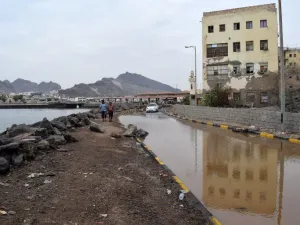 The King Salman Humanitarian Aid and Relief Center (KSRelief) has already spent $8.2 billion on aid for Yemen since its opening in 2015, according to a report. (AFP/ File)