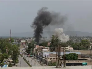 Smoke rising from a building during an ongoing attack by Taliban forces at a government building in Jalalabad, Afghanistan. (AFP/ File Photo)