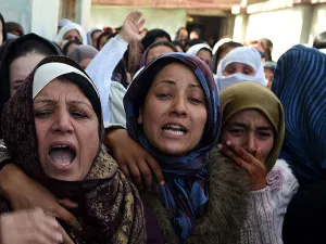 زعيم طالبان أفغانستان يدعو للوحدة ويلمح لمحادثات السلام