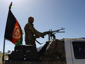 Afghan security force personnel take part in an ongoing operation against an Islamic State (IS) militant stronghold in Achin district of Nangarhar, eastern Afghanistan on April 14, 2017. (AFP/Noorullah Shirzada)