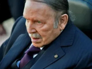 Algerian President Abdelaziz Bouteflika is seen heading to vote at a polling station in Algiers on November 23, 2017. (AFP/File)
