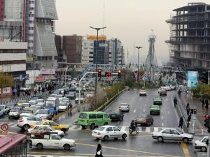 A busy street in Tehran (AFP/Atta Kenare) 