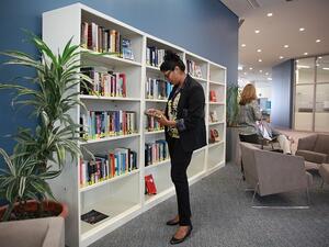 The NYUAD library provided the community with a wide array of books for their perusal.