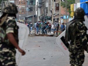 Kashmiri protesters clash with Indian troops (AFP/File)
