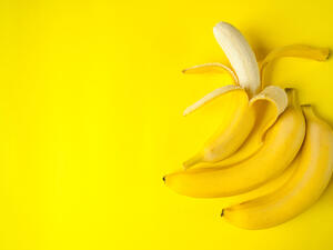 قشور الموز تساهم في تفتيح مسامات البشرة
