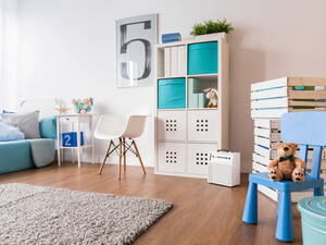 يفضل الاستعانة بمقعد صغير إذا كانت المساحة تسمح بذلك يفضل الاستعانة بمقعد صغير إذا كانت المساحة تسمح بذلك