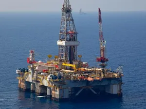 Israel’s cabinet approved a framework that will allow the stalled development of its large offshore natural gas fields to resume. (Shutterstock)