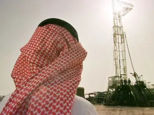The Saudi Cabinet of Ministers met Monday in Riyadh to review market sentiments expressed last week at an international energy conference in Houston. (File photo)
