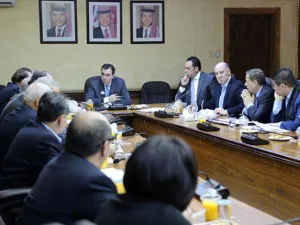 Minister of Planning and International Cooperation Imad Fakhoury meets with representatives of the private sector in Amman. (Photo courtesy of Ministry of Planning and International Cooperation) 