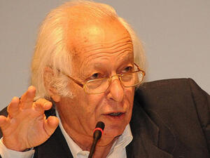 Marxist intellectual Samir Amin discusses capitalism and left wing Islam