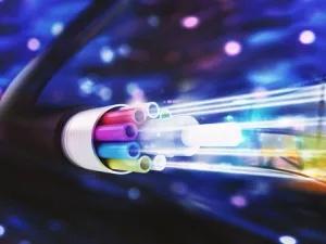 Copper cables have the capacity to provide users with a maximum internet speed of 8 megabytes per second, while fiber optics can provide households with an average of 100 megabytes per second.