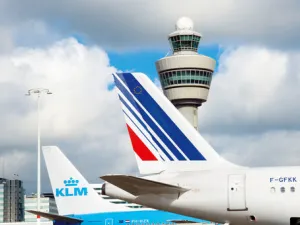 International carriers can stop selling tickets in Egypt, only selling through their websites where people pay with a  foreign exchange credit card, but this would reduce traffic. (File photo)