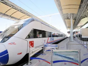 The project aims to meet the transportation demand of 13.9 million passengers annually by 2025 from the current 5.6 million.  (Worldbulletin.net)
