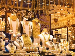 Prices continue to fall persistently, posting biggest weekly decline since November 2018. (Shutterstock)