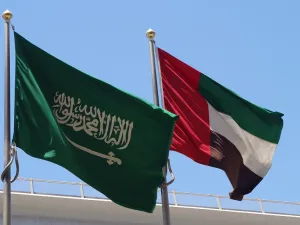 اتفاقية بين الإمارات والسعودية لتأسيس مصنع للصناعات والتجهيزات العسكرية في الرياض بتكلفة 50 مليون درهم