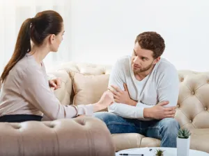 أعطي رجل العقرب جزءاً كبيراً من الاهتمام


