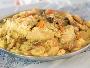 مقلوبة الدجاج بالخضار 