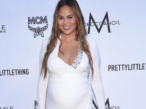 Chrissy Teigen admitted she hopes no one would "look that close" at her feet (Source: DFree - Shutterstock)