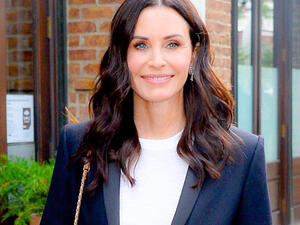 Courteney Cox "doesn't see" a 'Friends' reunion happening (Source: cox.courteney / Instagram )