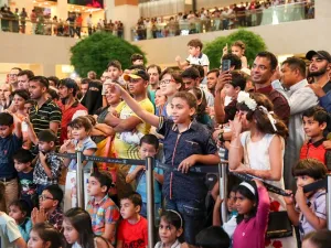 سيتمكن الزوار من الاستمتاع بالأجواء البرازيلية المذهلة لمدة 4 أيام في ياس مول.