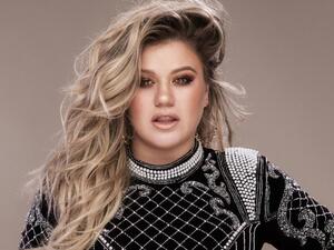 Kelly Clarkson (Twitter)