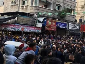 Hamas raids Gaza homes (Twitter)
