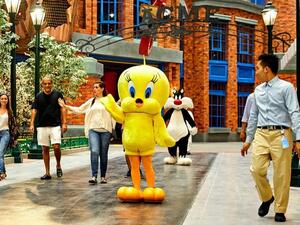 Warner Bros World in Abu Dhabi (Twitter)