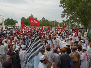 Protest against rigged election in front of election commission of Pakistan (Twitter)