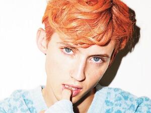 Troye Sivan with new peach hair (Twitter)