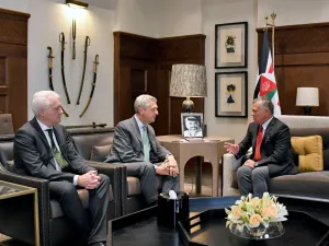 King Abdullah meets with UN High Commissioner for Refugees Filippo Grandi in Amman . (Twitter)