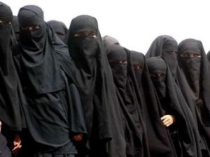 Women in Niqab (Twitter)