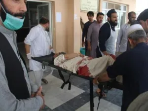 12 قتيلا في انفجار استهدف مركزا لتسجيل الناخبين في افغانستان
