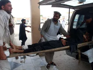 أكثر من 50 قتيلا وجريحا في تفجير بمسجد في أفغانستان