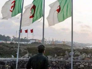 الجزائر تغلق معبرا حدوديا مع تونس 