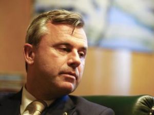 نوربرت هوفر مرشح اليمين المتطرف للرئاسة في النمسا
