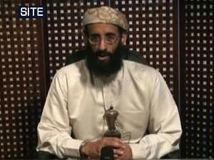 صورة نشرها موقع سايت الاميركي لمراقبة المواقع الجهادية للقطة من تسجيل فيديو للداعية انور العولقي

