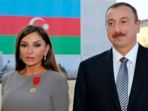 رئيس اذربيجان الهام علييف وزوجته مهريبان

