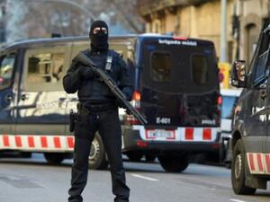 شرطة برشلونة تعتقل خلية يشتبه بتحضيرها لاعتداء 
