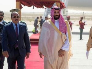 ولي العهد السعودي الامير محمد بن سلمان مع الرئيس الموريتاني محمد ولد عبد العزيز.
