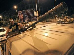 عناصر من القوات الخاصة الليبية التابعة للمشير خليفة حفتر الرجل القوي في شرق ليبيا يقومون بدورية في مدينة بنغازي
