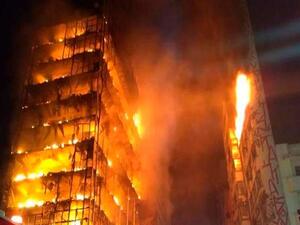 انهيار مبنى من 26 طابقا في البرازيل اثر حريق هائل