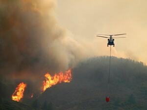 الحرائق الهائلة تواصل تمددها السريع في كاليفورنيا

