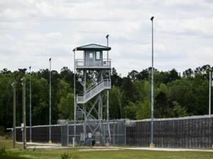 برج مراقبة داخل "سجن لي الإصلاحي" في جنوب كاليفورنيا
